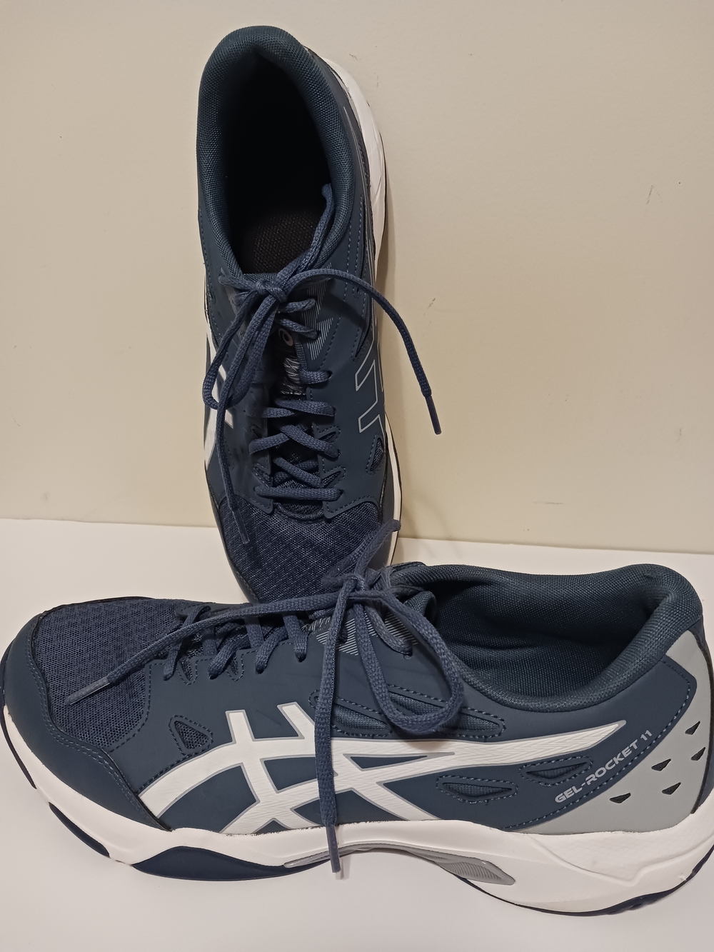 Asics Gel-Rocket 11 Indoor Court Sneakers Size 11.5